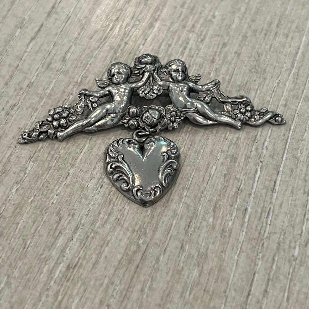 Vintage unsigned cherub angels dangle heart silver pin